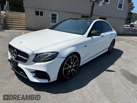 ✅ 2017 Mercedes-Benz E 43 AMG • VIN: WDDZF6EB3HA157942 • Лот: 68978385. Опубликован ранее на Copart с пробегом 128 407 миль. Бесплатный доступ к архиву аукционных продаж из США и подробный отчёт об истории автомобиля на DreamBid. Изображение 1.