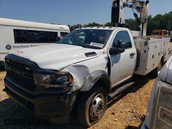 ✅ 2023 Ram 5500 Tradesman • VIN: 3C7WRNBL4PG545180 • Lot: 68928024. Wystawiony na Copart z przebiegiem 14 836 mil. Bezpłatny archiwum sprzedaży aukcyjnych z USA i szczegółowy raport historii pojazdu na DreamBid. Zdjęcie 1.