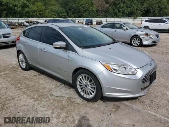 ✅ 2012 Ford Focus Electric • VIN: 1FAHP3R4XCL442038 • Lot: 72846544. Wystawiony na Copart z przebiegiem 34 430 mil. Bezpłatny archiwum sprzedaży aukcyjnych z USA i szczegółowy raport historii pojazdu na DreamBid. Zdjęcie 4.
