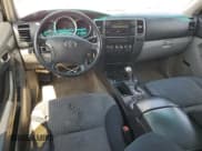 ✅ 2006 Toyota 4Runner SR5 • VIN: JTEZT14R568008775 • Лот: 54732425. Опубликован ранее на Copart с пробегом 332 430 миль. Бесплатный доступ к архиву аукционных продаж из США и подробный отчёт об истории автомобиля на DreamBid. Изображение 8.