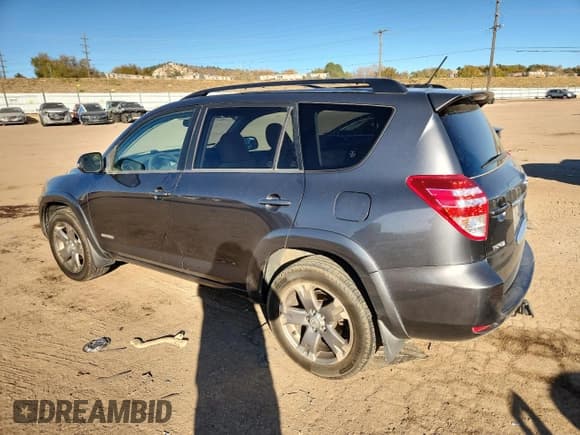 ✅ 2009 Toyota RAV4 Sport • VIN: JTMBK32V195081636 • Lot: 91804635. Wystawiony na Copart z przebiegiem 226 937 mil. Bezpłatny archiwum sprzedaży aukcyjnych z USA i szczegółowy raport historii pojazdu na DreamBid. Zdjęcie 2.