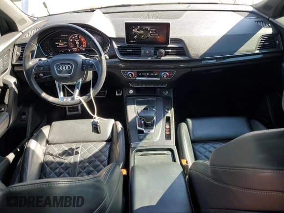 ✅ 2019 Audi SQ5 Prestige • VIN: WA1C4BFY0K2105598 • Lot: 86175825. Wystawiony na Copart z przebiegiem 70 729 mil. Bezpłatny archiwum sprzedaży aukcyjnych z USA i szczegółowy raport historii pojazdu na DreamBid. Zdjęcie 8.