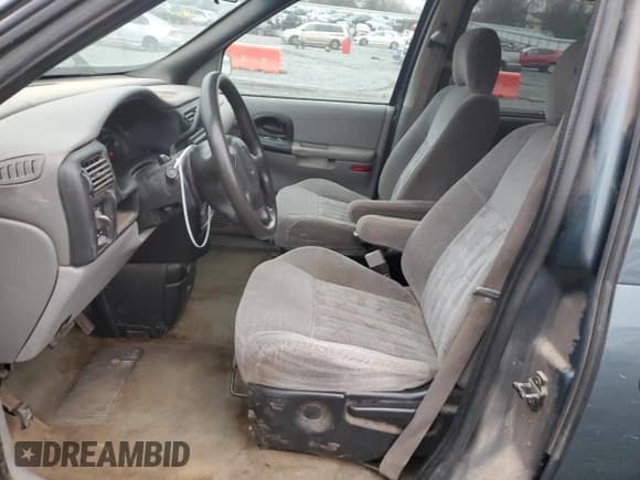 ✅ 2004 Pontiac Montana • VIN: 1GMDU03E64D159158 • Лот: 83805394. Опубликован ранее на Copart с пробегом 176 130 миль. Бесплатный доступ к архиву аукционных продаж из США и подробный отчёт об истории автомобиля на DreamBid. Изображение 7.