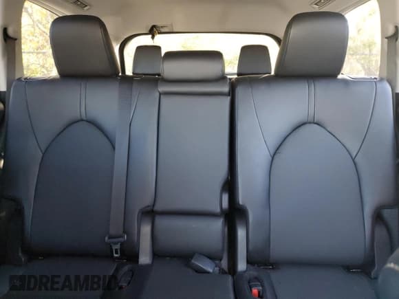 ✅ 2024 Toyota Highlander XLE • VIN: 5TDAAAB52RS008899 • Lot: 86780255. Wystawiony na Copart z przebiegiem 29 850 mil. Bezpłatny archiwum sprzedaży aukcyjnych z USA i szczegółowy raport historii pojazdu na DreamBid. Zdjęcie 10.