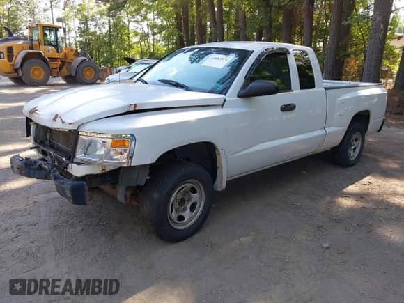 2008 Dodge Dakota ST с VIN 1D7HE22K98S531573, выставлен на аукционе IAAI как лот 43083371 с пробегом 185 298 миль миль и . История ставок и продаж доступна на DreamBid. Изображение 2.