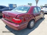✅ 2001 Mercedes-Benz E 320 • VIN: WDBJF65J61B244974 • Lot: 42749996. Wystawiony na IAAI z przebiegiem 161 068 mil. Bezpłatny archiwum sprzedaży aukcyjnych z USA i szczegółowy raport historii pojazdu na DreamBid. Zdjęcie 4.