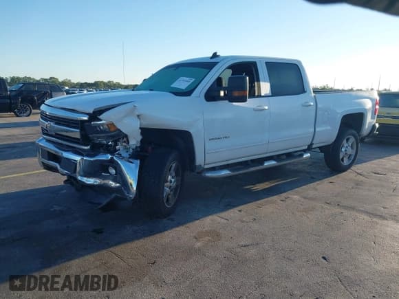 ✅ 2017 Chevrolet Silverado 2500HD LT • VIN: 1GC1KVEG8HF128707 • Lot: 41795885. Listed on IAAI with 192,048 mi. Free auction sales archive from the USA and detailed vehicle history report at DreamBid. Image 2.