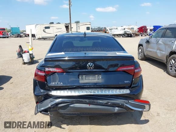 ✅ 2024 Volkswagen Jetta SEL • VIN: 3VWGM7BU6RM088071 • Lot: 43133654. Listed on IAAI with 6,285 mi. Free auction sales archive from the USA and detailed vehicle history report at DreamBid. Image 17.