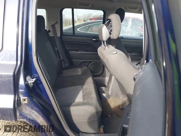 ✅ 2017 Jeep Patriot Sport • VIN: 1C4NJPBA5HD211846 • Lot: 43916657. Listed on IAAI with 51,915 mi. Free auction sales archive from the USA and detailed vehicle history report at DreamBid. Image 8.