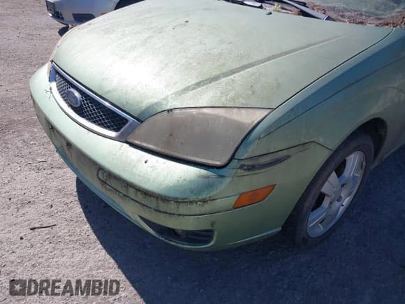 ✅ 2007 Ford Focus S • VIN: 1FAFP37N37W141960 • Lot: 43219447. Wystawiony na IAAI z przebiegiem Nie podano. Bezpłatny archiwum sprzedaży aukcyjnych z USA i szczegółowy raport historii pojazdu na DreamBid. Zdjęcie 6.