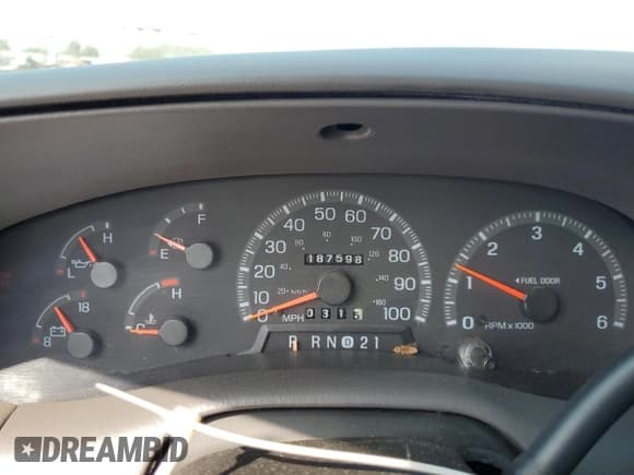 ✅ 1998 Ford F-150 XL • VIN: 1FTZX08WXWKA63762 • Lot: 80391495. Listed on Copart with 187,598 mi. Free auction sales archive from the USA and detailed vehicle history report at DreamBid. Image 9.