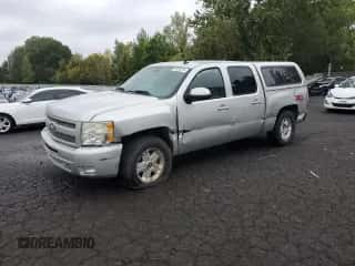 2011 Chevrolet Silverado 1500 LT with VIN 3GCPKSE30BG400498, listed as a Copart auction lot 81933815 with 141,347 mi miles and Salvage title. Bid and sale history available at DreamBid. Image 1.