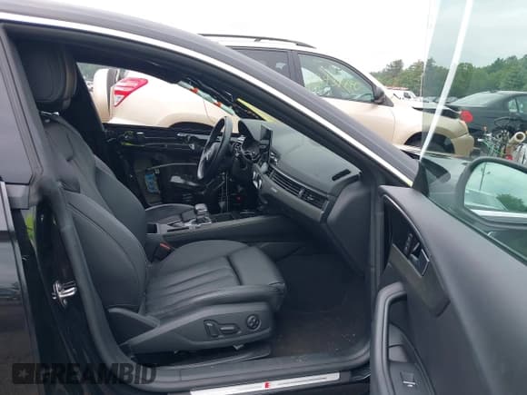 ✅ 2022 Audi A5 Sportback S line Premium • VIN: WAUDACF52NA029856 • Lot: 42434264. Listed on IAAI with 29,175 mi. Free auction sales archive from the USA and detailed vehicle history report at DreamBid. Image 5.