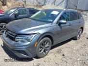 ✅ 2022 Volkswagen Tiguan SE • VIN: 3VV2B7AXXNM019538 • Lot: 42109211. Wystawiony na IAAI z przebiegiem 30 576 mil. Bezpłatny archiwum sprzedaży aukcyjnych z USA i szczegółowy raport historii pojazdu na DreamBid. Zdjęcie 21.