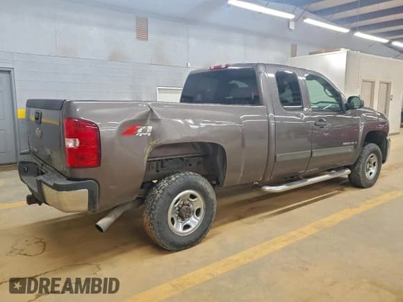 ✅ 2007 Chevrolet Silverado 2500HD Work Truck • VIN: 1GCHK29K97E529697 • Lot: 94190415. Wystawiony na Copart z przebiegiem 145 783 mil. Bezpłatny archiwum sprzedaży aukcyjnych z USA i szczegółowy raport historii pojazdu na DreamBid. Zdjęcie 3.