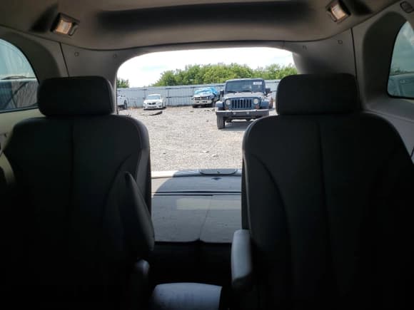 ✅ 2004 Chrysler Pacifica • VIN: 2C8GM68474R315286 • Lot: 67041725. Wystawiony na Copart z przebiegiem 163 604 mil. Bezpłatny archiwum sprzedaży aukcyjnych z USA i szczegółowy raport historii pojazdu na DreamBid. Zdjęcie 10.