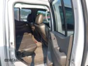 ✅ 2018 Nissan Frontier Pro-4X • VIN: 1N6DD0EV6JN757691 • Lot: 42399541. Wystawiony na IAAI z przebiegiem 102 800 mil. Bezpłatny archiwum sprzedaży aukcyjnych z USA i szczegółowy raport historii pojazdu na DreamBid. Zdjęcie 8.