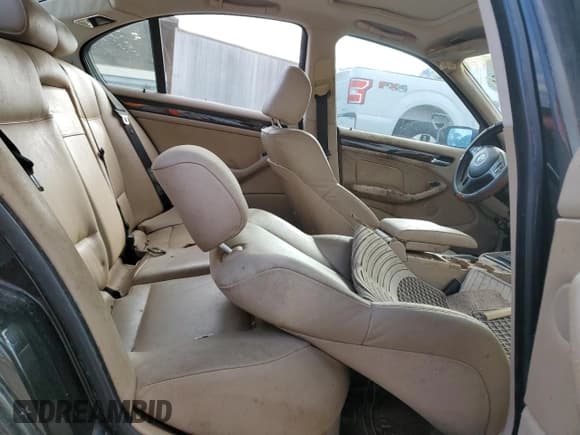 ✅ 2003 BMW 3 Series 330i • VIN: WBAEV53413KM28667 • Lot: 90370275. Listed on Copart with Not provided. Free auction sales archive from the USA and detailed vehicle history report at DreamBid. Image 10.