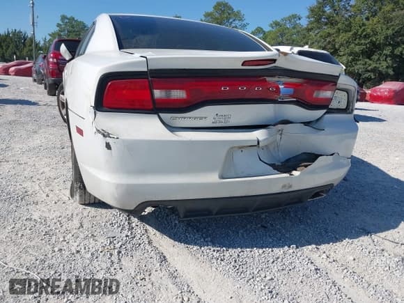 ✅ 2011 Dodge Charger SE • VIN: 2B3CL3CG0BH587220 • Lot: 43722361. Wystawiony na IAAI z przebiegiem 217 118 mil. Bezpłatny archiwum sprzedaży aukcyjnych z USA i szczegółowy raport historii pojazdu na DreamBid. Zdjęcie 6.