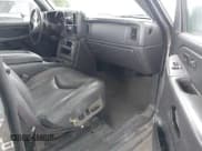 ✅ 2006 Chevrolet Silverado 2500HD Work Truck • VIN: 1GCHC23D66F211567 • Лот: 42153938. Опубликован ранее на IAAI с пробегом 258 918 миль. Бесплатный доступ к архиву аукционных продаж из США и подробный отчёт об истории автомобиля на DreamBid. Изображение 5.