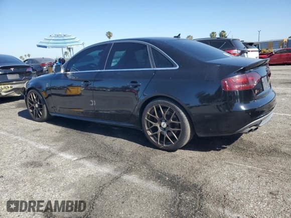 ✅ 2010 Audi S4 Premium Plus • VIN: WAUBGAFL4AA175033 • Лот: 58082735. Опубликован ранее на Copart с пробегом 126 529 миль. Бесплатный доступ к архиву аукционных продаж из США и подробный отчёт об истории автомобиля на DreamBid. Изображение 2.