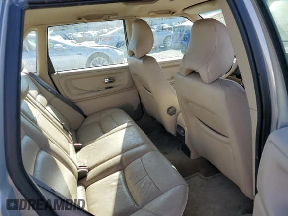 ✅ 2000 Volvo S70 • VIN: YV1LS61J6Y2667537 • Lot: 81875774. Wystawiony na Copart z przebiegiem 224 087 mil. Bezpłatny archiwum sprzedaży aukcyjnych z USA i szczegółowy raport historii pojazdu na DreamBid. Zdjęcie 10.