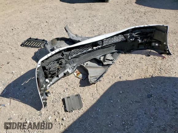 ✅ 2018 BMW 5 Series 540i • VIN: WBAJE5C57JWA92703 • Лот: 91695295. Опубликован ранее на Copart с пробегом 127 759 миль. Бесплатный доступ к архиву аукционных продаж из США и подробный отчёт об истории автомобиля на DreamBid. Изображение 12.