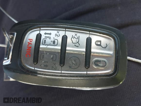 ✅ 2021 Chrysler Pacifica Touring • VIN: 2C4RC1FG5MR526449 • Lot: 43463259. Wystawiony na IAAI z przebiegiem 163 589 mil. Bezpłatny archiwum sprzedaży aukcyjnych z USA i szczegółowy raport historii pojazdu na DreamBid. Zdjęcie 11.