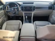 ✅ 2019 Volkswagen Atlas SE • VIN: 1V2WR2CA9KC512310 • Лот: 93630735. Опубликован ранее на Copart с пробегом 107 292 миль. Бесплатный доступ к архиву аукционных продаж из США и подробный отчёт об истории автомобиля на DreamBid. Изображение 8.