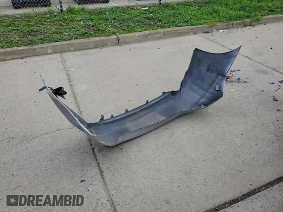 ✅ 2019 Toyota Corolla LE • VIN: 5YFBURHE1KP898277 • Лот: 93642235. Опубликован ранее на Copart с пробегом 66 894 миль. Бесплатный доступ к архиву аукционных продаж из США и подробный отчёт об истории автомобиля на DreamBid. Изображение 12.