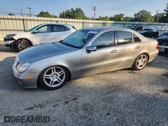 ✅ 2005 Mercedes-Benz E 500 • VIN: WDBUF70J65A638612 • Lot: 80075725. Wystawiony na Copart z przebiegiem 197 678 mil. Bezpłatny archiwum sprzedaży aukcyjnych z USA i szczegółowy raport historii pojazdu na DreamBid. Zdjęcie 1.