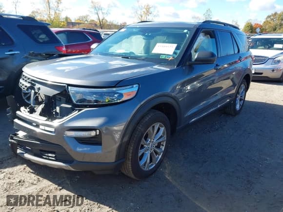✅ 2023 Ford Explorer XLT • VIN: 1FMSK8DH7PGB42800 • Lot: 43489525. Wystawiony na IAAI z przebiegiem 35 436 mil. Bezpłatny archiwum sprzedaży aukcyjnych z USA i szczegółowy raport historii pojazdu na DreamBid. Zdjęcie 2.