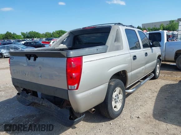 ✅ 2006 Chevrolet Avalanche Z66 • VIN: 3GNEC12Z86G101281 • Lot: 42443766. Listed on IAAI with 191,405 mi. Free auction sales archive from the USA and detailed vehicle history report at DreamBid. Image 4.