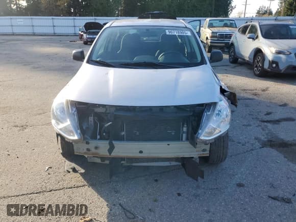 ✅ 2015 Nissan Versa S Plus • VIN: 3N1CN7AP6FL831424 • Lot: 90718905. Wystawiony na Copart z przebiegiem 108 226 mil. Bezpłatny archiwum sprzedaży aukcyjnych z USA i szczegółowy raport historii pojazdu na DreamBid. Zdjęcie 5.