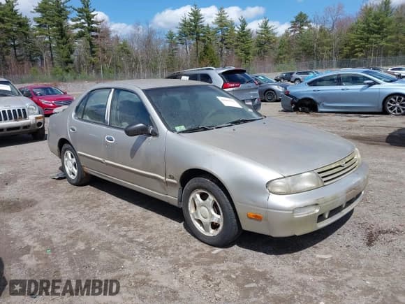 ✅ 1997 Nissan Altima XE • VIN: 1N4BU31D8VT205299 • Lot: 42081935. Listed on IAAI with 235,426 mi. Free auction sales archive from the USA and detailed vehicle history report at DreamBid. Image 1.
