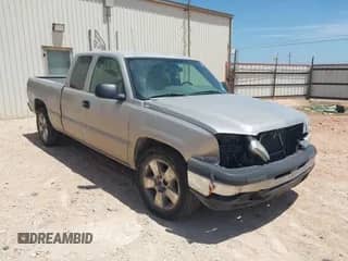 2006 Chevrolet Silverado 1500 LT1 z VIN 1GCEC19V76Z297936, wystawiony jako IAAI lot #42776555 z przebiegiem 198 154 mil mil oraz . Historia ofert i sprzedaży dostępna na DreamBid. Obrazek 1.