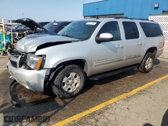 ✅ 2010 Chevrolet Suburban LS • VIN: 1GNUCHE08AR188822 • Lot: 70681704. Wystawiony na Copart z przebiegiem 161 596 mil. Bezpłatny archiwum sprzedaży aukcyjnych z USA i szczegółowy raport historii pojazdu na DreamBid. Zdjęcie 1.