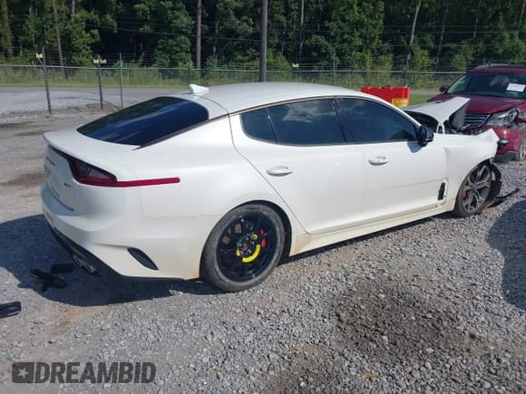 ✅ 2021 Kia Stinger GT • VIN: KNAE35LC8M6088067 • Lot: 42838087. Wystawiony na IAAI z przebiegiem 54 393 mil. Bezpłatny archiwum sprzedaży aukcyjnych z USA i szczegółowy raport historii pojazdu na DreamBid. Zdjęcie 4.