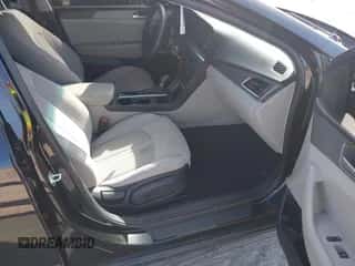 2017 Hyundai Sonata 2.4L с VIN 5NPE24AF5HH578541, выставлен на аукционе IAAI как лот 43324867 с пробегом 75 288 миль миль и . История ставок и продаж доступна на DreamBid. Изображение 5.