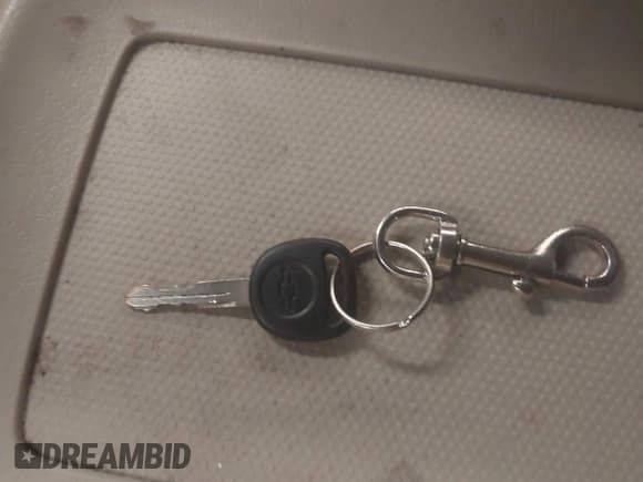 ✅ 2000 Chevrolet Suburban LS • VIN: 3GNFK16T6YG120637 • Лот: 42834475. Опубликован ранее на IAAI с пробегом 163 185 миль. Бесплатный доступ к архиву аукционных продаж из США и подробный отчёт об истории автомобиля на DreamBid. Изображение 11.