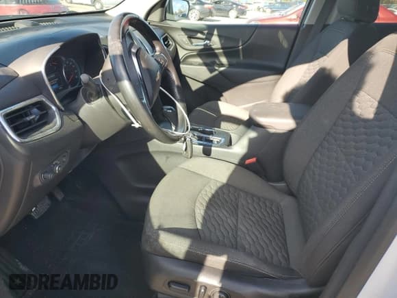 ✅ 2020 Chevrolet Equinox LT • VIN: 3GNAXLEX6LS526953 • Lot: 90142815. Wystawiony na Copart z przebiegiem 85 957 mil. Bezpłatny archiwum sprzedaży aukcyjnych z USA i szczegółowy raport historii pojazdu na DreamBid. Zdjęcie 7.
