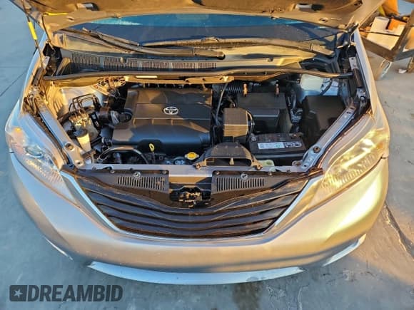 ✅ 2013 Toyota Sienna LE • VIN: 5TDKK3DCXDS281607 • Лот: 96292585. Опубликован ранее на Copart с пробегом 98 613 миль. Бесплатный доступ к архиву аукционных продаж из США и подробный отчёт об истории автомобиля на DreamBid. Изображение 12.