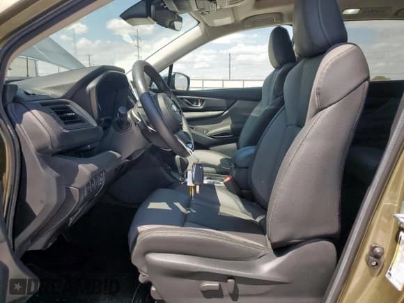 ✅ 2024 Subaru Ascent Onyx • VIN: 4S4WMAHDXR3424174 • Lot: 70757085. Listed on Copart with 17,152 mi. Free auction sales archive from the USA and detailed vehicle history report at DreamBid. Image 7.