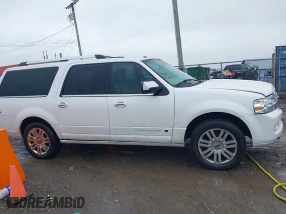 ✅ 2014 Lincoln Navigator • VIN: 5LMJJ3H58EEL02416 • Лот: 43775849. Опубликован ранее на IAAI с пробегом 274 147 миль. Бесплатный доступ к архиву аукционных продаж из США и подробный отчёт об истории автомобиля на DreamBid. Изображение 13.