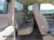 2006 Chevrolet Silverado 1500 LT2 z VIN 2GCEC19T361120100, wystawiony jako IAAI lot #42637048 z przebiegiem 267 392 mil mil oraz . Historia ofert i sprzedaży dostępna na DreamBid. Obrazek 8.