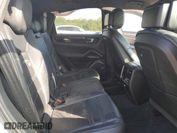 ✅ 2019 Porsche Cayenne S • VIN: WP1AB2AY5KDA61546 • Лот: 85103355. Опубликован ранее на Copart с пробегом 134 748 миль. Бесплатный доступ к архиву аукционных продаж из США и подробный отчёт об истории автомобиля на DreamBid. Изображение 11.