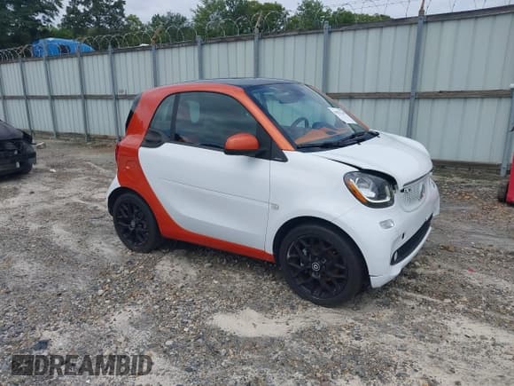 ✅ 2016 Smart fortwo Passion • VIN: WMEFJ5DA7GK059750 • Лот: 42931318. Опубликован ранее на IAAI с пробегом 83 880 миль. Бесплатный доступ к архиву аукционных продаж из США и подробный отчёт об истории автомобиля на DreamBid. Изображение 1.