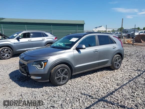 ✅ 2025 Kia Niro EX • VIN: KNDCR3LE8S5239572 • Lot: 43020758. Wystawiony na IAAI z przebiegiem 2 887 mil. Bezpłatny archiwum sprzedaży aukcyjnych z USA i szczegółowy raport historii pojazdu na DreamBid. Zdjęcie 2.