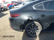 ✅ 2023 Mazda 3 S Select • VIN: 3MZBPABM2PM373880 • Lot: 41702395. Wystawiony na IAAI z przebiegiem 20 637 mil. Bezpłatny archiwum sprzedaży aukcyjnych z USA i szczegółowy raport historii pojazdu na DreamBid. Zdjęcie 17.