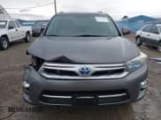 ✅ 2013 Toyota Highlander Limited • VIN: JTEDC3EH4D2012859 • Лот: 43341946. Опубликован ранее на IAAI с пробегом 174 539 миль. Бесплатный доступ к архиву аукционных продаж из США и подробный отчёт об истории автомобиля на DreamBid. Изображение 12.
